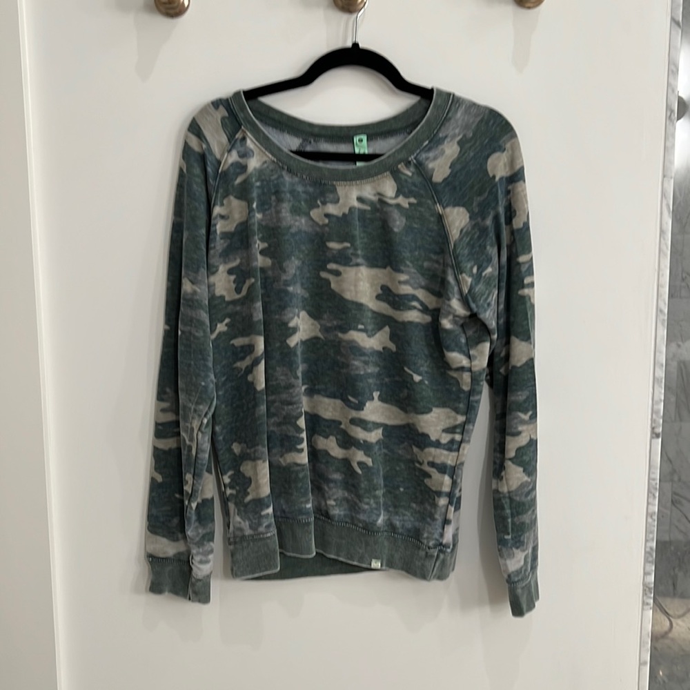 Camo sweatshirt